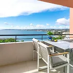 Cp - Modern Beachside In Apartment *