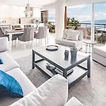 Cp - Modern Beachside In