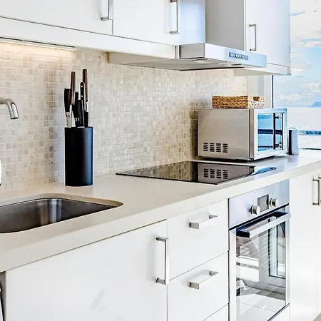 Cp - Modern Beachside In