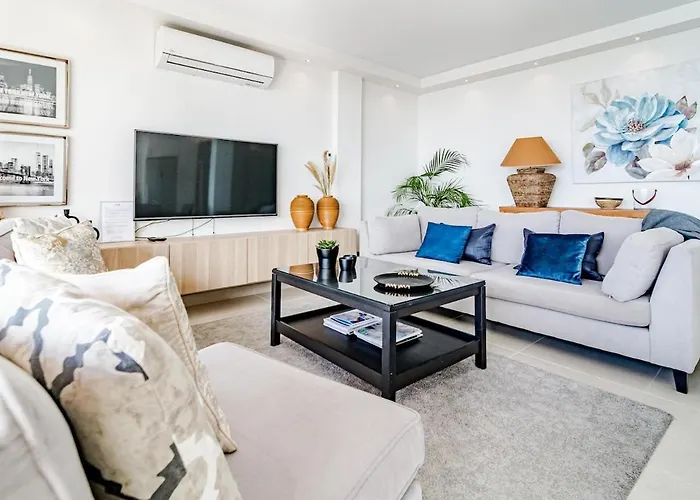 Cp - Modern Beachside In *