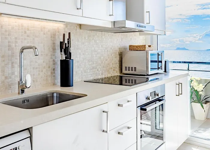 Cp - Modern Beachside In